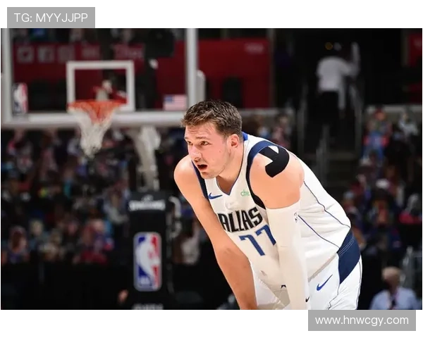 东契奇单场得分超三巨头合计表现引发媒体热议 东契奇单场得分超三巨头合计表现引发媒体热议